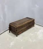 Ceviz El Oyma TV Ünitesi – 4 Çekmeceli Doğal Ahşap Medya Sehpası - 120x50x45 cm