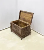 Maraş El Oyma Ceviz Ahşap Çeyiz Sandığı – 83x48x57 Cm Özel Motifli Sandık | Hayat Ağacı Model - Görsel 3